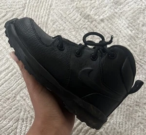 Nike Manoa BQ5374-001 Black Leather Boots Shoes Toddler 10c - Picture 1 of 7
