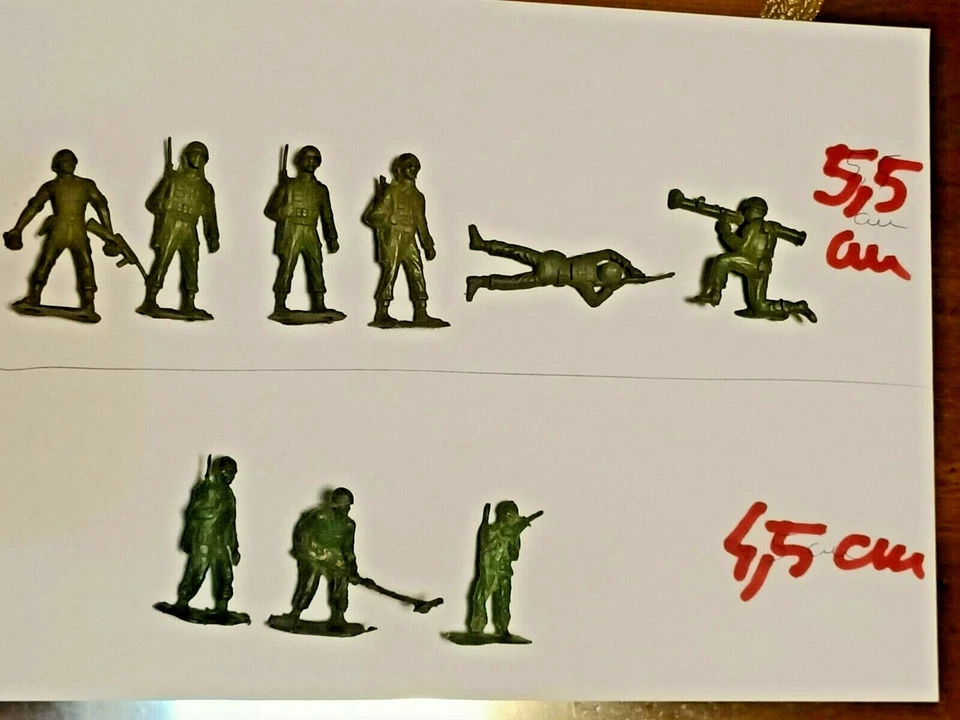 BARAVELLI, soldatini lotto di due serie di Marines, anno 1969, 5,5 cm e 4,5 cm - Immagine 1 di 1