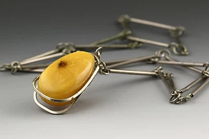 ANTIQUE Vintage Egg Yolk Butterscotch Genuine BALTIC AMBER Pendant 14.9g p1603-3 - Picture 1 of 4