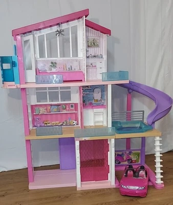 Barbie Dream House 2021 con ascensor, tobogán, piscina y coche. Leer descripción Foto 1 de 4