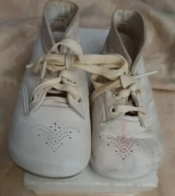 Par De Zapatos De Bebé Ideal Mrs. Day De Colección Talla 1 Cuero Suave, Danvers, MA Foto 1 de 4