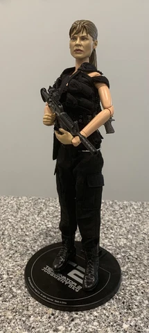 Hot Toys 1/6 MMS125 Terminator 2 Sarah Connor Figure - LOOSE-READ Cover