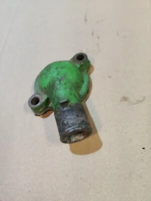 SUZUKI SIDEKICK GEO TRACKER 1.6L 8V THERMOSTAT HOUSING - Intake manifold part  - Image 1 of 2