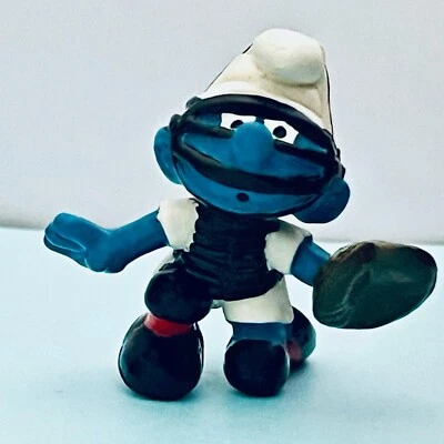 Baseball Catcher Smurf Figure 20146 Vintage 1980s Sport Smurfs Figurine Toy - Image 1 of 4