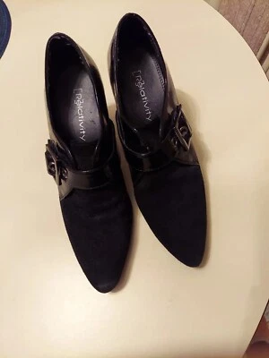 SAPATO RELATIVIDADE CAMURÇA E COURO ENVERNIZADO PRETO TAMANHO 7,5 M - Imagem 1 de 4