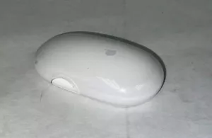 Apple Wireless Mouse A1015 EMC 1938 Genuine - Picture 1 of 3