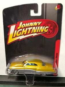 1/64 JOHNNY LIGHTNING 1949 BUICK CUSTOM COUPE GOLD AND SILVER - Picture 1 of 3