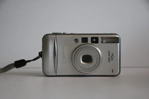 Canon Prima Super 105u analoge Kompaktkamera 35 mm silber getestet - Bild 1 von 10