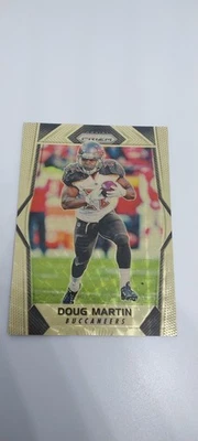 2017 Panini Prizm Football Doug Martin Gold Vinyl 5/5 - Image 1 of 2