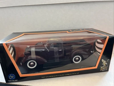 Studebaker 1937 cupé camioneta exprés 1/18 modelo de coche fundido a presión por firma de carretera Foto 1 de 4