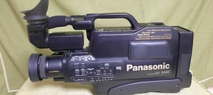 Panasonic NV - M40E Videokamera mit viel Zubehör - Bild 1 von 6