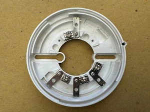 £1 + IVA - Base de montaje Nittan UB-4 para... direccionable + detectores convencionales - Imagen 1 de 2