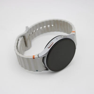 Samsung Galaxy Watch7 44mm L315U Great Condition | Silver | UNLOCKED - Image 1 of 4