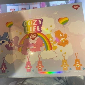 CAJA SURTIDA DE PELUCHE SERIE COZY LIFE CUIDADO OSOS JUGUETE LINDO REGALO - Imagen 1 de 9