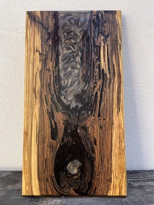 Set Tagliere in legno di Ulivo con dettagli in resina Epossidica 44x23,5x2,5cm - Immagine 1 di 4