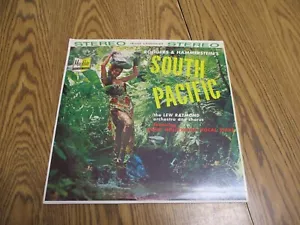 RODGERS & HAMMERSTEIN'S SOUTH PACIFIC LEW RAYMOND ORCHESTRA AND CHORUS LP GOLD - Picture 1 of 4