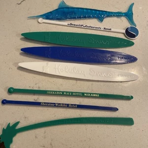 8 Hawaii Swizzle Sticks SURFBOARD, Tiki Bar, Holiday Inn Sheraton Hilton, ++ VTG - Picture 1 of 7