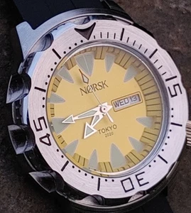 Orologio Sea Monster, Norsk, Norvegia Tokyo Olimpiadi Diver, Quarzo Citizen - Giallo - Foto 1 di 16