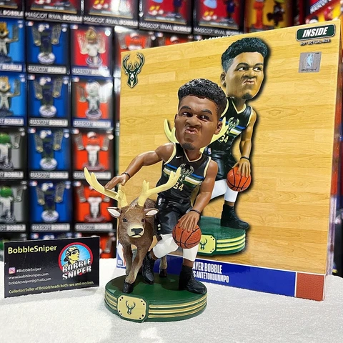 GIANNIS ANTETOKOUNMPO Milwaukee Bucks with Deer Exclusive NBA Bobblehead Cover