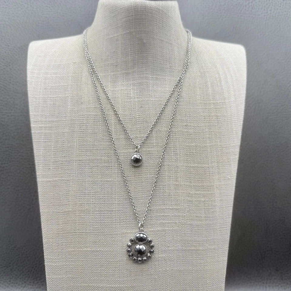 Collar Liz Claiborne Capas Doble Cadena Piedra Facetada Tono Plata Joyería Foto 1 de 4