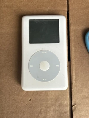 HP Apple iPod Classic 4th Generation White (20GB) MP102 Untested , As Is - Image 1 of 4
