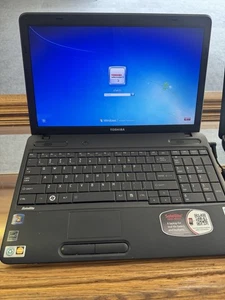 Toshiba Satellite C655-S5132 Laptop Computer Ersatzteile/Reparatur - Bild 1 von 3