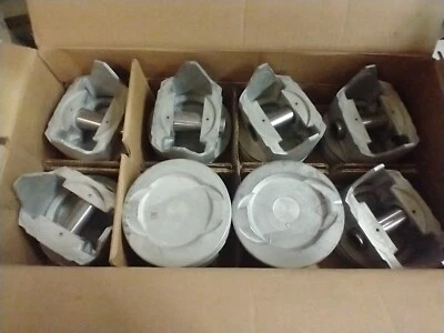 JUEGO DE 8 PISTONES FORD 351 WINDSOR .030 SOBRE PLATO FUNDIDO CON RELIEVES Foto 1 de 4