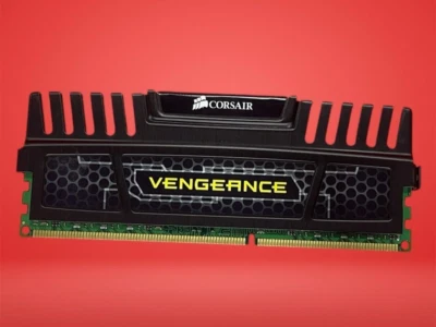 Corsair Vengeance 4GB (1x4GB) DDR3 1600MHz PC3-12800 Desktop DIMM RAM - Image 1 of 4