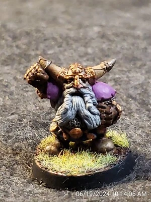 Warhammer: Blood Bowl - Dwarf #7 PAINTED METAL MINIATURE AS SHOWN (C18B2) - Image 1 of 4
