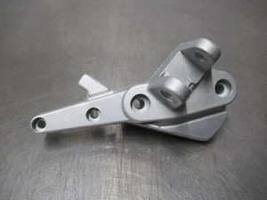 EB1300 2017 MOTO GUZZI V7 III 750 STONE FRONT RIGHT FOOTREST BRACKET - Picture 1 of 11