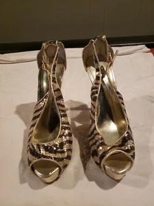 GUESS Ladies 8 Sequence Gold Black Zebra High Heel Shoes Peep Toe - Pre-Owned - Picture 1 of 3