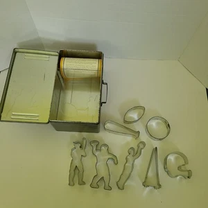 Williams Sonoma Kids All Star Cookie Cutters Set With Recipe - Picture 1 of 7