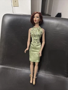 Robert Tonner 18" Red Hair 1999 No Tags On Green Dress Imperfections Preowned - Picture 1 of 24