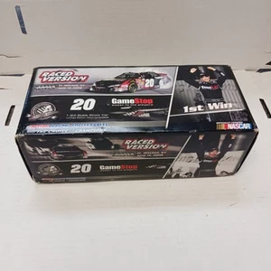 Joey Logano #20 GameStop Kentucky 2008 victoria 1:24 NASCAR acción con caja - Imagen 1 de 16