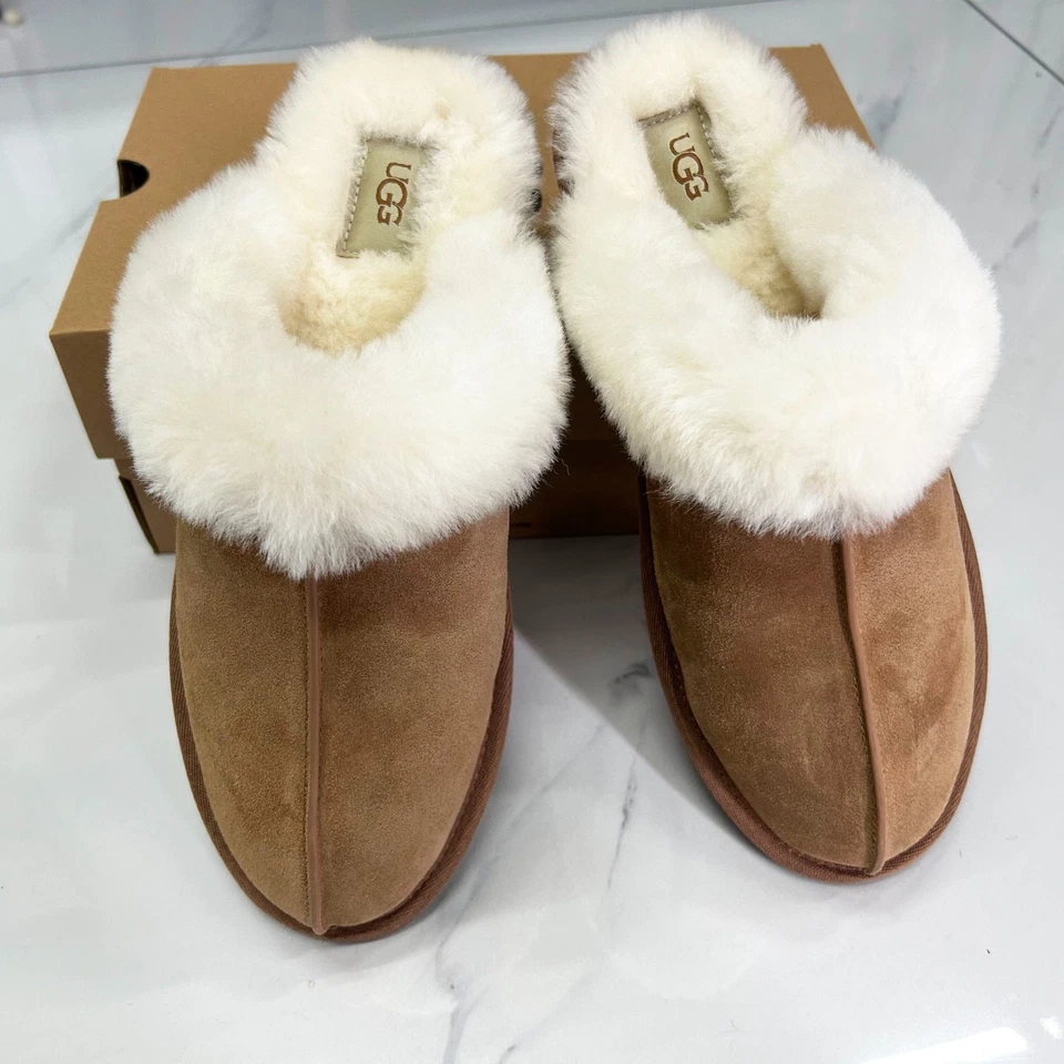 Zapatillas superiores UGG para mujer Scuffette II gamuza castaño EE. UU. 6-11 zapatos cómodos nuevos Foto 1 de 4