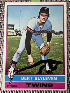 1976 O-Pee-Chee OPC FRENCH #235 Bert Blyleven Twins HOF SET BREAK - Bild 1 von 2