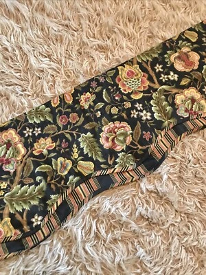 Waverly Valance черный желтый цветочный зубчатый в полоску волнистый Peek a Boo 76 дюймов x 16,5 дюйма - Изображение 1 из 4