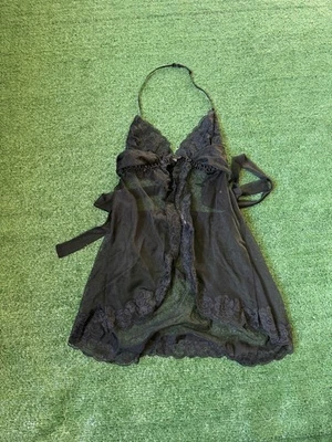 Lencería negra Fredericks of Hollywood talla de una pieza grande linda corbata de encaje alrededor Foto 1 de 4