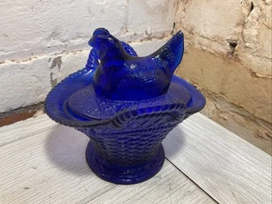 Cobalt Blue Hen on Wicker Basket Glass Gorgeous Color Vtg/antique L.E. Smith - Picture 1 of 10