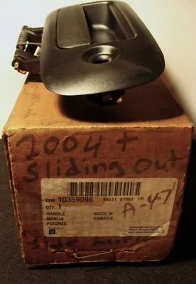 NEW GM OEM SIDE SLIDING DOOR  HANDLE OUTSIDE EXTERIOR GMC 10359096 - Image 1 of 3