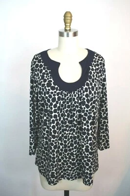 Blusa estilo Susan Graver pequeña azul marino crema manchada lunares pulóver camisa Foto 1 de 4