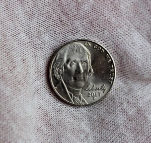 2017 D; USA American Nickel; 5 Cents; Jefferson Nickel; Liberty - Picture 1 of 2