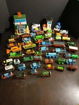 Lote De Colección Thomas el Tren y Amigos Metal/Madera/Motorizado Año 2002-2013 Foto 1 de 4