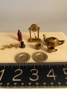 RARO Antiguo CASA DE MUÑECAS miniaturas incl. reloj Gerlach alemán, metal, madera más - Imagen 1 de 11