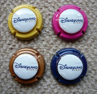 LOT COMPLET DES 4 CAPSULES DE CHAMPAGNE CRÉÉES PAR LANSON POUR DISNEYLAND PARIS - Photo 1/2
