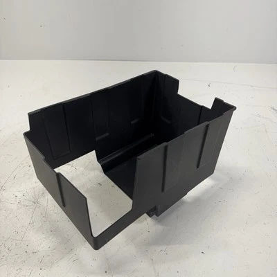 OEM 2018 - 2024 CHEVROLET EQUINOX BATTERY BOX TRAY CARRIER HOLDER COVER 84483840 - Image 1 of 4