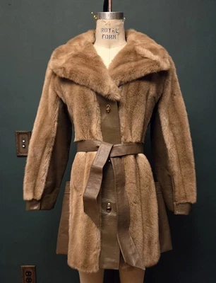 Abrigo marrón vintage años 70 de piel sintética Dubrowsky y Perlbinder estilo por Tissavel talla 4/6 Foto 1 de 4