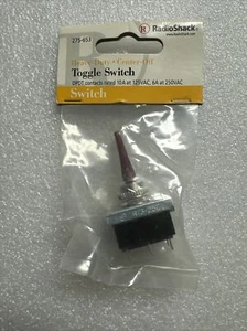 Radio Shack DPDT Center-Off Toggle Switch, 10A @ 125VAC, 6A @ 250VAC, 275-0653. - Picture 1 of 6