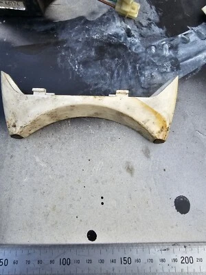 Пластиковая деталь Jaguar или Ford неизвестна. T2903A ведж CAV1 - Изображение 1 из 4