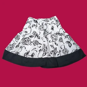 Vintage Tracy Evans A-Line Skirt Women's Size 3 White Black Floral Short - Picture 1 of 5